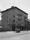 Affärs- och bostadsfastighet på Östra Torggatan 10 i kvarteret Freja år 1940. Bergqvists skor hade under en tid en filial i bottenplanet till vänster.