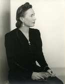 En bildkavalkad med Dan Gunners arbete i ateljén och med beställningsuppdrag.