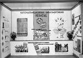 Karlstads föreningar, kyrkosamfund, scoutkårer med flera, inriktade på ungdomar, mobiliserar och informerar om sin verksamhet vid en utställning år 1941.