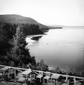 Orbaden vid Orsjön. Åsberget i fonden.