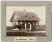 Vänersborg. Elfsborgs läns Dövstumskola, senare Vänerskolan. Portvaktsstuga C-skolan.