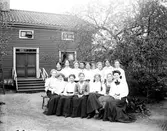 Från avskedsbjudningen för åttan, 1 juni 1905. Lillstugan, Gävle.
