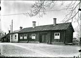 Gamla gårdar vid V Långgatan 61. Mina Lindgrengs gård.
Fotograf E Sörman.