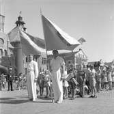 Gävleutställningen 1946
arrangerades 21 juni - 4 augusti. En utställning med anledning av Gävle stads 500-årsjubileum. På 350.000 kv.m. visade 530 utställare sina produkter. Utställningen besöktes av ca 760.000 personer.

Demonstration för ABF

