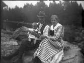 David och Elna Brundin med sonen Sören, 1922.