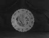 Handmålat fat från Gefle Porslinsfabrik.