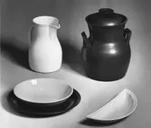 Föremål från Porslinsutställning, Gefle Porslinsfabrik.