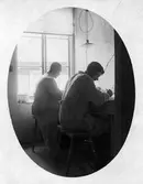 Gefle Porslinsfabrik AB. Kontor, formverkstad. Foto 1915.
