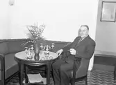 Ahlgrens tekniska fabrik. Lagerchef Andréns 40 års jubileum den 1 mars 1950