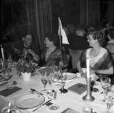 Ahlgrens Tekniska Fabrik AB, 70 årsjubileum.  Middag och medaljutdelning på Central Hotellet. 8 juni 1956.
