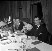 Ahlgrens Tekniska Fabrik AB, 70 årsjubileum.  Middag och medaljutdelning på Central Hotellet. 8 juni 1956.
