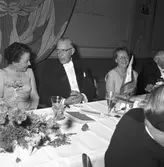 Ahlgrens Tekniska Fabrik AB, 70 årsjubileum.  Middag och medaljutdelning på Central Hotellet. 8 juni 1956.
