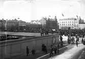 Första Maj på Stortorget. Tidsomfånget är 1900 - 1940