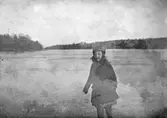 Eva på isen. December 1908.