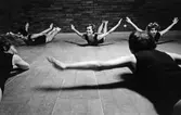 Motionsgymnastik i Strömbadet, Gävle. Från utställningen 