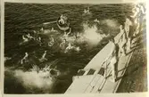 Gåva av Kenneth Larsson, son till Gösta Larsson. Fotografier från Gösta Larssons tjänstgöring i flottan. Fotografier från 1937 - 1954.
Bad i Nordsjön