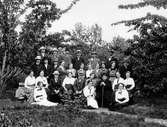 Lärare och skolstyrelse i Skog omkring 1910.