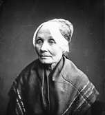 Fotograf Forsbäcks mor, född 1817.