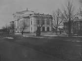 Gefle teater.

Gustav Arvid Asplund, verkmästare på Gefle Porslinsfabrik 1910-talet
Förmodligen var han även anställd på föregångaren, Gefle kakelfabrik
Bilderna har han själ identifierat, bildtexterna är också hans egna.