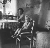 Okänd kvinna och flicka
