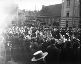 Landshövdingen inviger.
