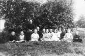 Skolkort 1912-1913. Lärarinnan Märta Nilsson med barn.