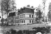 Ålderdomshemmet i Kilafors, Hanebo socken. Numera golfbana.
Foto år 1915.
