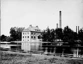 Forsbacka Jernverks AB. Laboratorium. Sedan 1600-talet har järnhanteringen varit ortens huvudnäring, som expanderade på 1870-talet. Flera valsverk uppfördes mellan 1872 och 1904.
