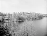 Forsbacka vid Gavleån. Forsbacka värdshus uppfördes 1782 när brukspatronen Johan Magnus af Nordin fick tillstånd att sälja brännvin och från 1787 även öl.





