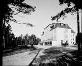 Strömsbro Selggrenska Sanatorium invigd 1910. Byggdes som tuberkulossjukhus för 47 patienter. Huset uppfördes av sten i tre våningar och en vindsvåning.