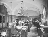 Gefle Stads Sparbank

Startades 1824 för att förvalta mindre bemedlade arbetares sparmedel.
1899 flyttade banken till sitt nybyggda bankhus,
Sparbankshuset vid Salutorget, nu Stortorget.

