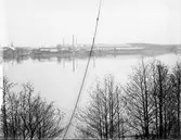 Forsbacka bruk vid Gavleån

Johan Magnus af Nordin köpte på 1770-talet andelar och drev och byggde ut bruket. Nordin uppförde 1777 herrgården med park, ekonomibyggnader, arbetarbostäder och ett orangeri.





