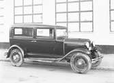 Ford Bolaget.
Bil för transport av sjuka, en 1930-1931 A-Ford.

26 oktober 1932