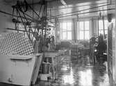 Mineralvattenfabriken Helsan AB

Grundades omkring 1900.
Där producerades på 1940-talet läskedrycker, sodavatten och
natursafter i stor omfattning



