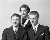 Okända
Syskongrupp
Två bröder och en syster

