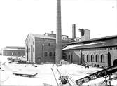 Gefle Stads gasverk, Brynäs
Anläggningen togs i bruk 1893, den större gasklockan uppfördes 1898. Ammoniakverk uppfördes 1903 och ett kokstorn 1926.
Produktionen av gas pågick till 1966 då den siste abonnenten Skoglund & Olsson övergick till eldrift.
Den mindre gasklockan ritades av Ferdinand Boberg, den större av John Eklund