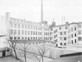 Pix AB


Ericsson & Rabeus uppförde 1904 fabrikslokaler vid Hantverkargatan.
1913 lärde Ericsson känna ordet Pix, latinskt ord för tjära.
Fabriken byggdes ut 1915 och 1919 obildades det till Pix AB.
1983 upphörde all tillverkning vid Bogården