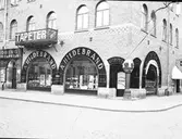 A. Hildebrands Guldsmedsaffär
Grundades 1894 av guldsmederna Anton Emil Hildebrand och Johan Larsson.
Sedan 1927 har Hildebrands haft sin huvudbutik i Centralpalatset
