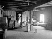 Dux Karamellfabrik AB hade sitt ursprung i Strömsbro av Gustav Ferngren i början av 1900-talet. Flyttade på 1920-talet till Hamntorget och sedan till Tredje Tvärgatan 23 på Brynäs. Firman upphörde 1930.