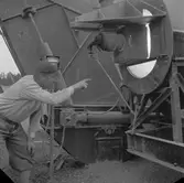 Vägbeläggning, Hillevägen. 15 juni 1950.


