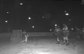 Ishockeymatch GGIK - Canada, februari 1951. GGIK är förkortning för Gävle Godtemplares Idrottsklubb, kallades även för Godis eller Saftpiraterna.

