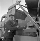 Bilolycka vid järnvägsövergången i Bäckebro. 10 mars 1951.