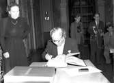 Medaljutdelning på Stadshuset. 27 maj 1951.