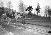 Olympiaträning för flickor i Sandviken. 11 april 1952.