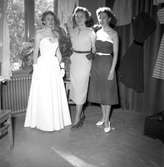 Flickskolan Kommunala, mannekänguppvisning.             9 juni 1952.