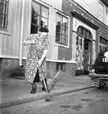 Fröknarna Olsson, Staketgatan, Gävle. Pingst 1952.