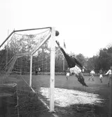 Fotboll, GIF - Ludvika på Strömvallen. 5 oktober 1952.
