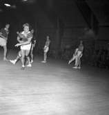 Handboll Gästrikland - Västmanland i exercishallen, I 14.  12 november 1952.
