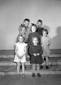 Barn som ska till Rörberg koloni på sommaren.            15 maj 1952.