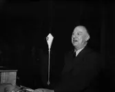 Arbetarekommun. Propagandamöte på Rådhustorget. Den 13 september 1946. Talare Adof Ohlsson